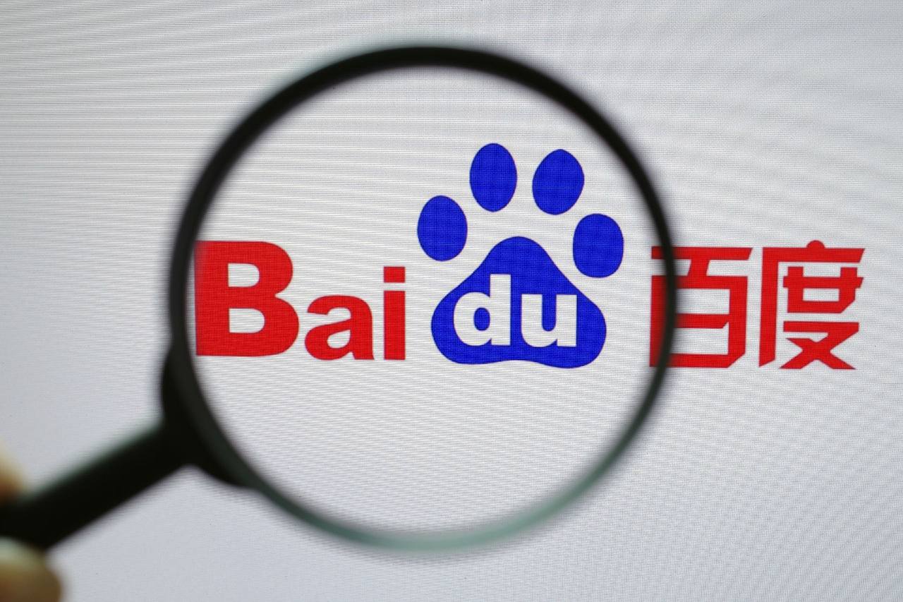 小米辅助泊车冲下路边草坡